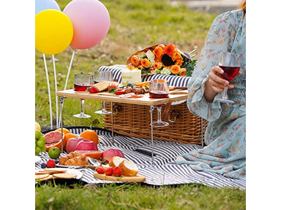 Cestino da picnic in legno intrecciato con utensili isolati personalizzati in pelle economico per 2